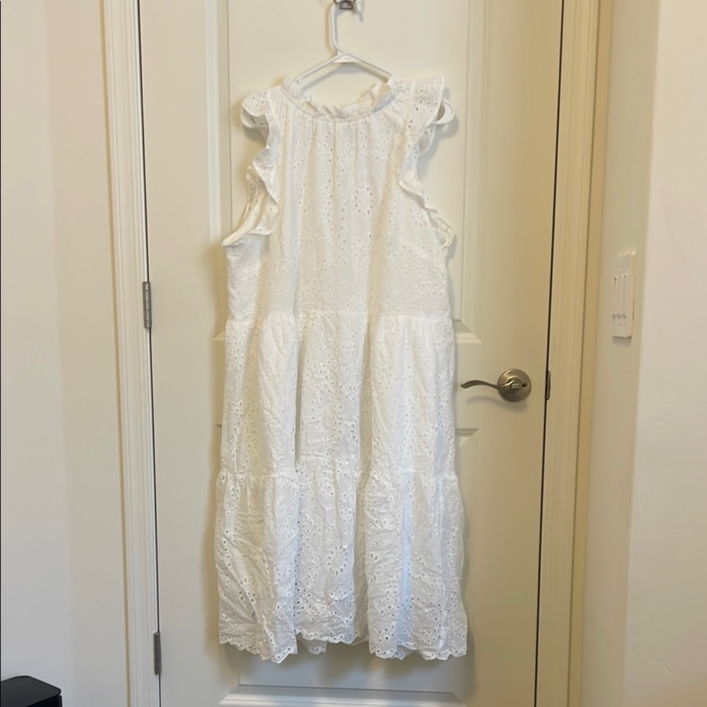 BloomChic White Sleeveless Sundress Casual